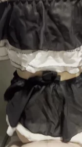 东京，在公寓的消防通道操女仆装母狗