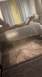 淫骚露脸出轨巨乳母狗女神颜值骚话不断舔手打屁股